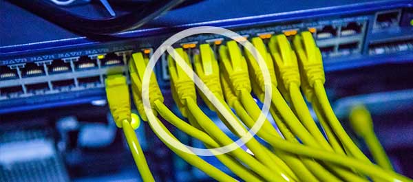 Soporta comunicación 4G y comunicación de corto alcance en red local sin cable de red; la cámara y la plataforma de gestión en la nube pueden comunicarse directamente, soporta alimentación POE, reduciendo costos de cableado.